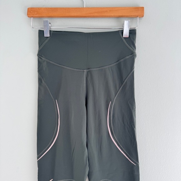 Lululemon Base Pace High-Rise Reflective Crop 23" - Picture 9 of 14